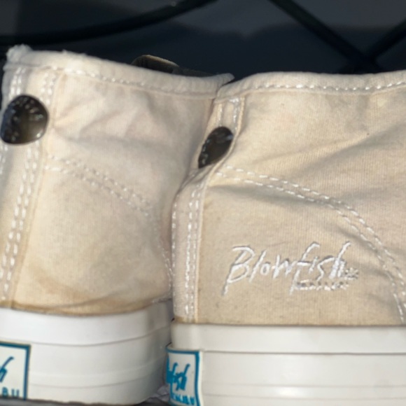 THREE (3) Pairs of sneakers (Ked/Converse Type) BLOWFISH and Target Brand - B2S - Picture 3 of 10